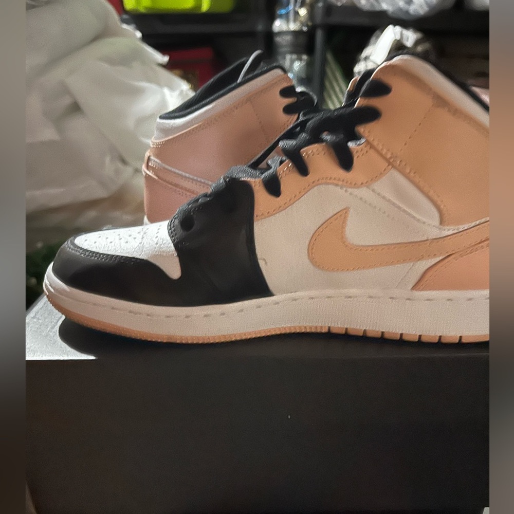 Nike Dunks Worn Once ! Pristine Condition - image 1